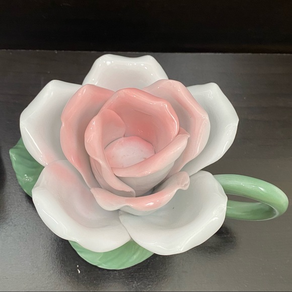 Pair of Ceramic Rose Flower Candle Holders - Picture 16 of 16